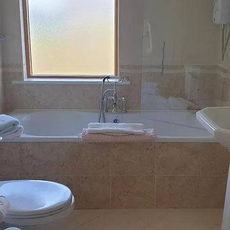 Knightsbrook 4*