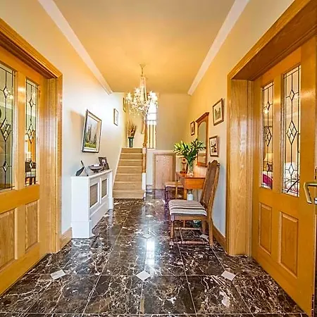 Knightsbrook Bed and breakfast Trim