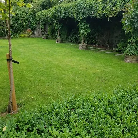 Bed & Breakfast Knightsbrook Trim